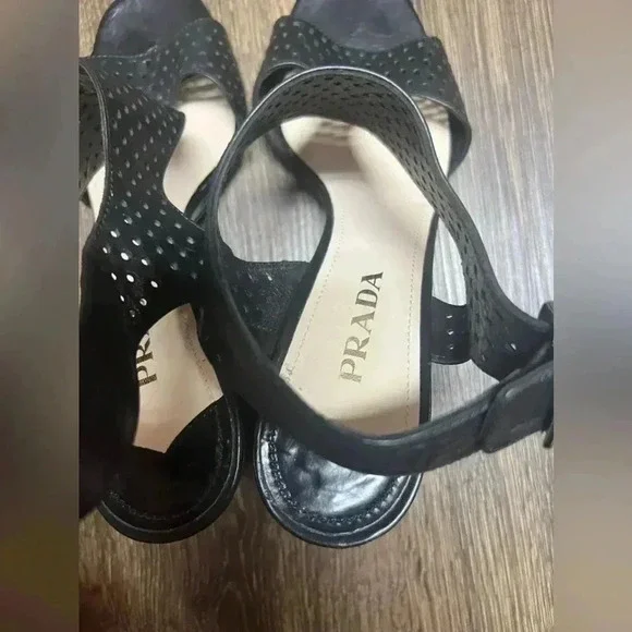 Prada Perforated T-Strap Sandal, Nero‎ Sz 40.5 US 10.5 - Picture 9 of 14